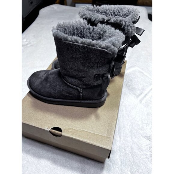 UGG Bailey Bow II grey boot kids girl size 1 - Picture 4 of 7